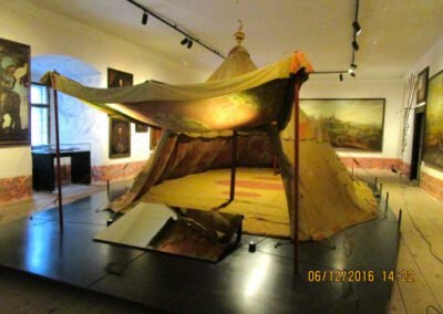 Reinigung des Türkenzelts in der Burg Forchtenstein