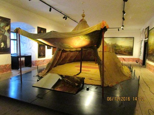 Reinigung des Türkenzelts in der Burg Forchtenstein